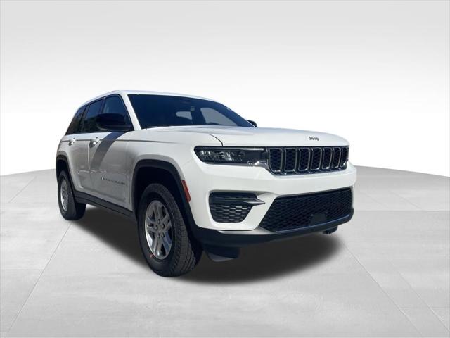 2025 Jeep Grand Cherokee GRAND CHEROKEE LAREDO 4X2 2025 Jeep Grand Cherokee GRAND CHEROKEE LAREDO 4X2
