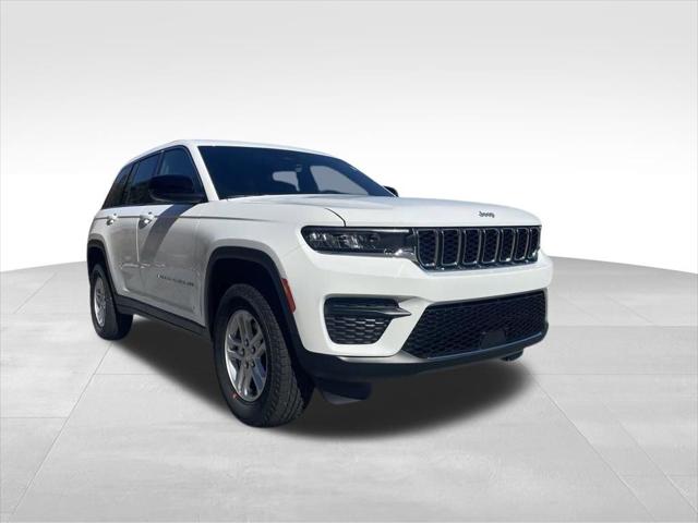 2025 Jeep Grand Cherokee GRAND CHEROKEE LAREDO 4X2 2025 Jeep Grand Cherokee GRAND CHEROKEE LAREDO 4X2