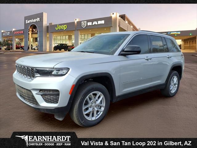 2025 Jeep Grand Cherokee GRAND CHEROKEE LAREDO X 4X4