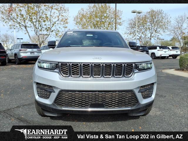 2025 Jeep Grand Cherokee GRAND CHEROKEE LAREDO X 4X4