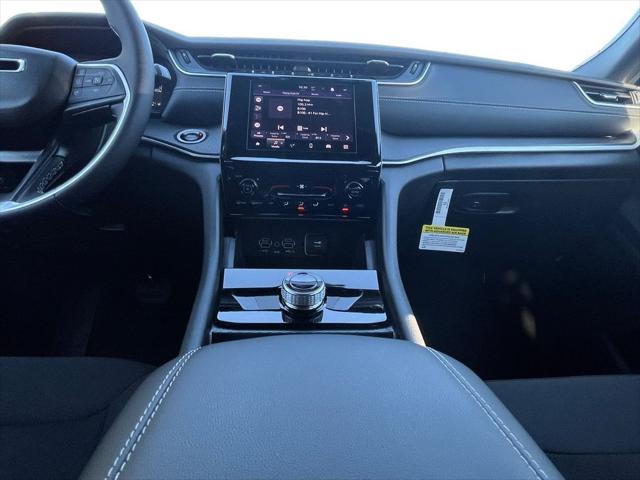 2025 Jeep Grand Cherokee GRAND CHEROKEE LAREDO X 4X2