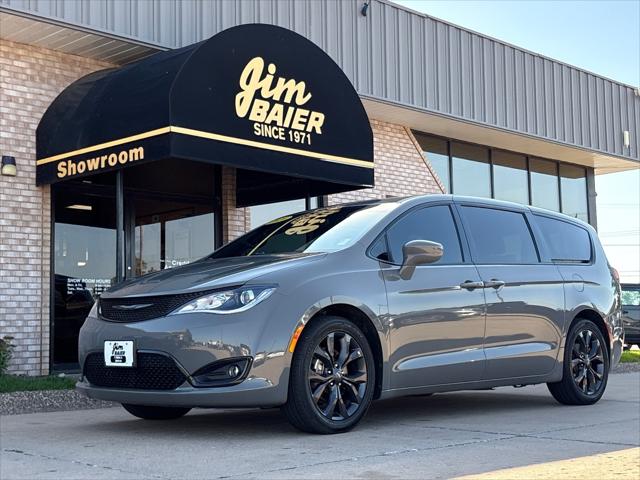 2020 Chrysler Pacifica Touring