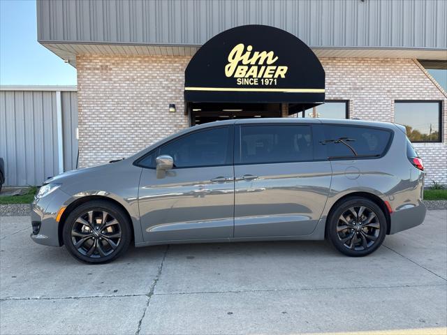 2020 Chrysler Pacifica Touring