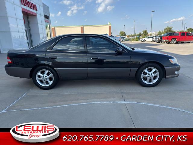 2000 Lexus ES 300 Base