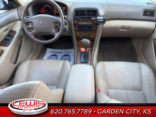 2000 Lexus ES 300 Base