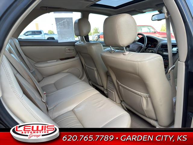 2000 Lexus ES 300 Base