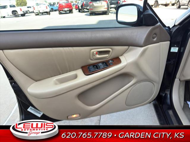 2000 Lexus ES 300 Base