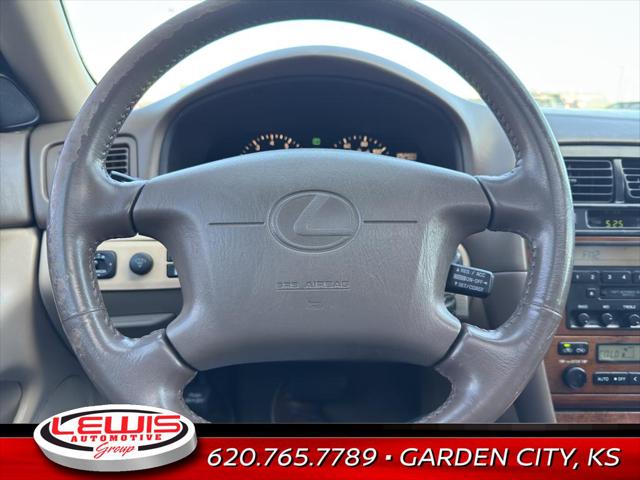 2000 Lexus ES 300 Base