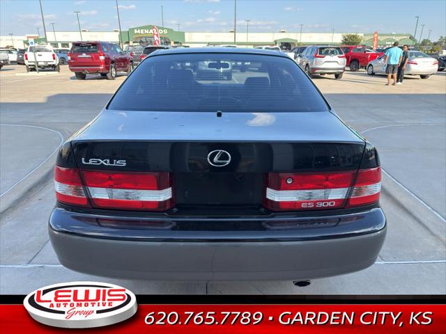 2000 Lexus ES 300 Base