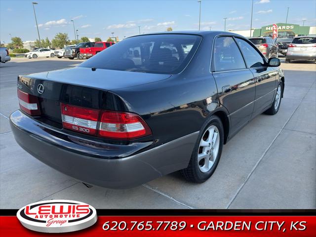 2000 Lexus ES 300 Base