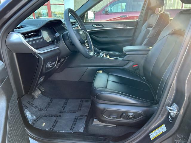 2025 Jeep Grand Cherokee L Limited 4x4 2025 Jeep Grand Cherokee L Limited 4x4