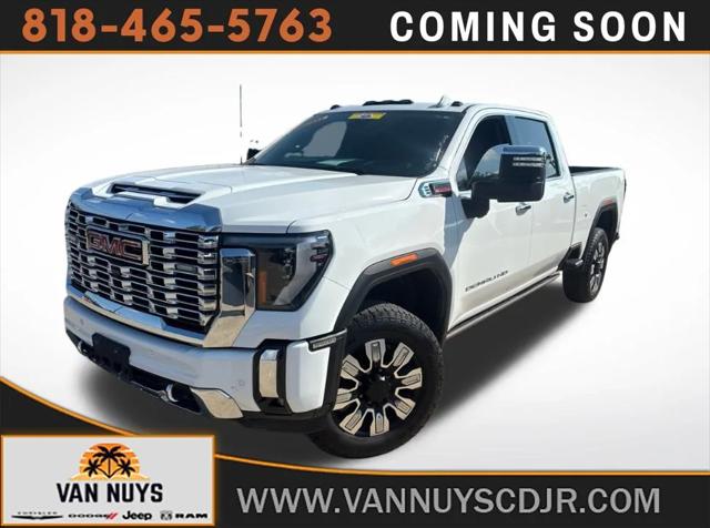 2025 GMC Sierra 2500HD 4WD Crew Cab Standard Bed Denali