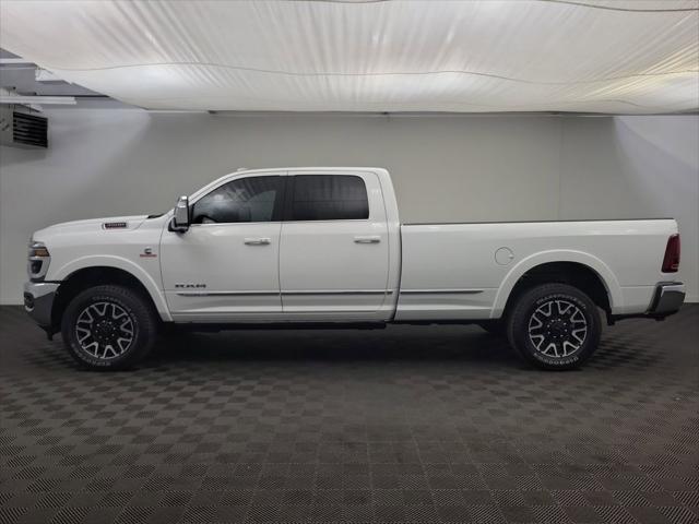 2025 RAM 3500 Limited Crew Cab 4x4 8 Box 2025 RAM 3500 Limited Crew Cab 4x4 8 Box