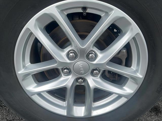 2024 Jeep Grand Cherokee L Laredo 4x4
