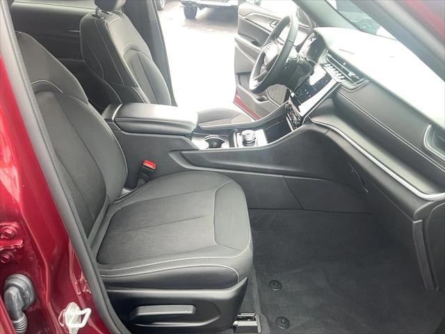 2024 Jeep Grand Cherokee L Laredo 4x4