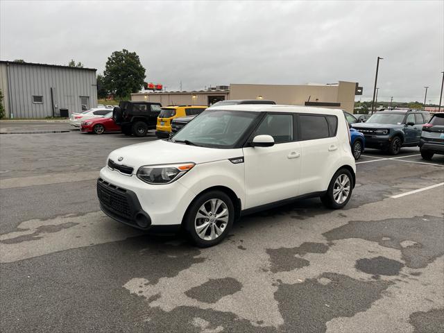 2015 Kia Soul + 2015 Kia Soul +