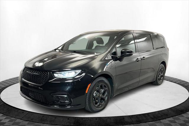 2024 Chrysler Pacifica Hybrid S Appearance Pkg