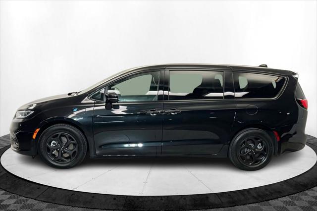 2024 Chrysler Pacifica Hybrid S Appearance Pkg