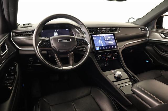 2022 Jeep Grand Cherokee Overland 4x2