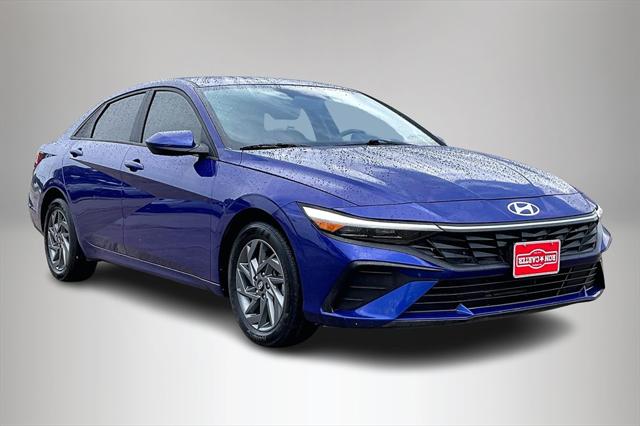 2024 Hyundai Elantra SEL 2024 Hyundai Elantra SEL
