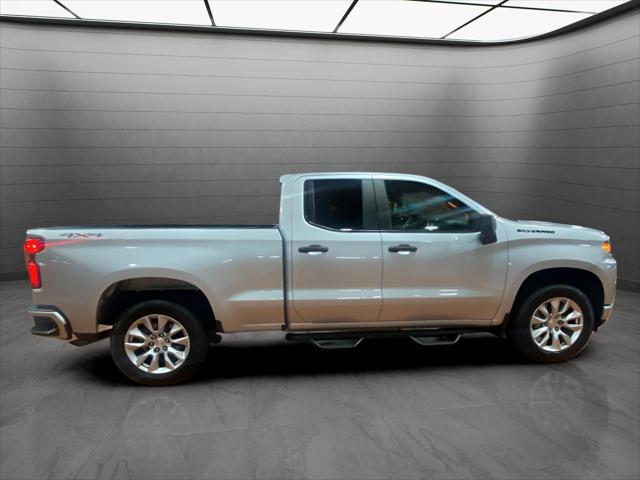 2021 Chevrolet Silverado 1500 4WD Double Cab Standard Bed Custom
