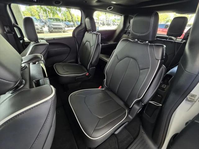 2026 Chrysler Pacifica Limited AWD