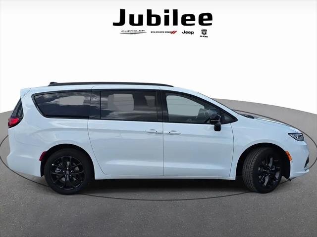 2026 Chrysler Pacifica Limited AWD