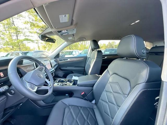 2026 Volkswagen Atlas SE with Technology