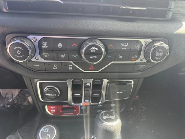 2025 Jeep Wrangler 4-Door Willys 4x4