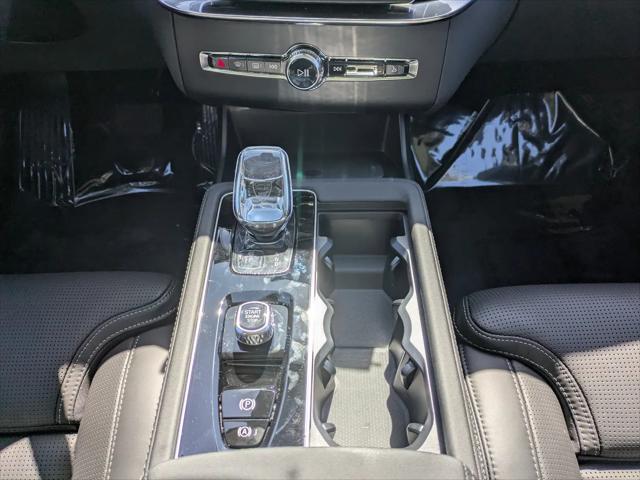 2026 Volvo XC90 Ultra, B6 AWD Gas mild hybrid, Gasoline, Bright, 7 Seats