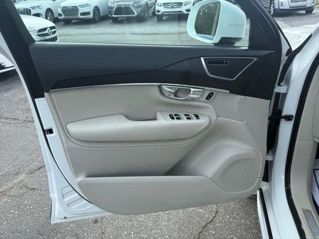 2020 Volvo XC90 T5 Momentum 7 Passenger