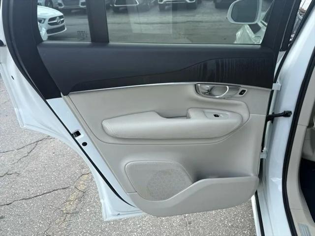 2020 Volvo XC90 T5 Momentum 7 Passenger