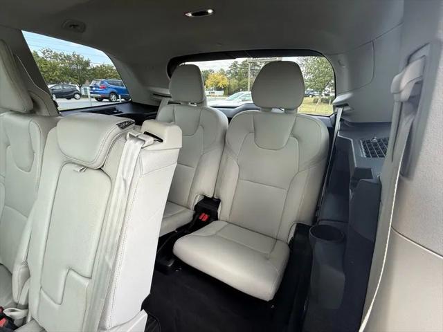 2020 Volvo XC90 T5 Momentum 7 Passenger