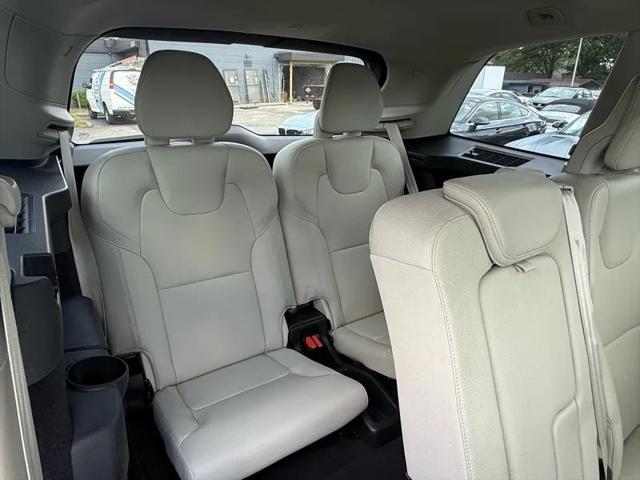 2020 Volvo XC90 T5 Momentum 7 Passenger