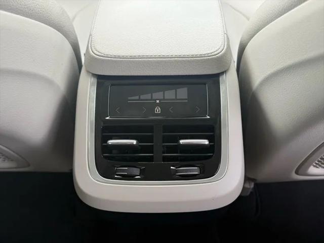 2020 Volvo XC90 T5 Momentum 7 Passenger