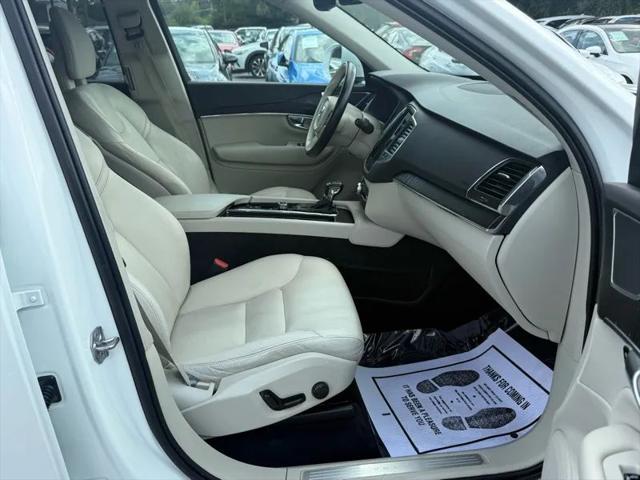 2020 Volvo XC90 T5 Momentum 7 Passenger