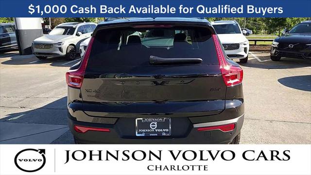 2026 Volvo XC40 Core, B5 AWD Gas (mild hybrid), Dark