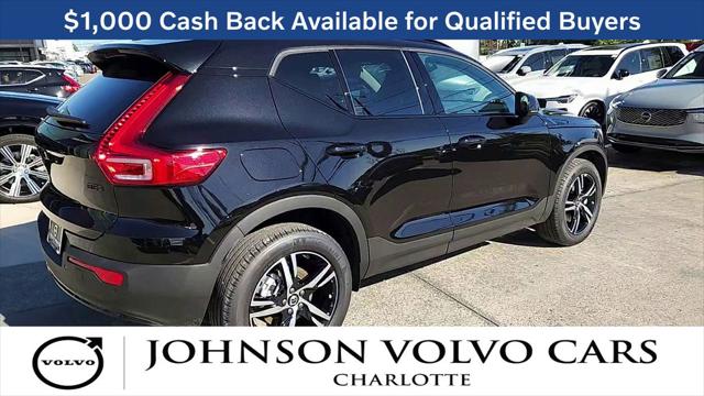2026 Volvo XC40 Core, B5 AWD Gas (mild hybrid), Dark