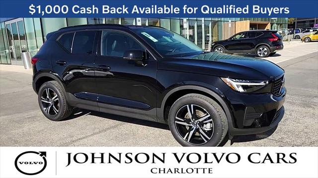 2026 Volvo XC40 Core, B5 AWD Gas (mild hybrid), Dark
