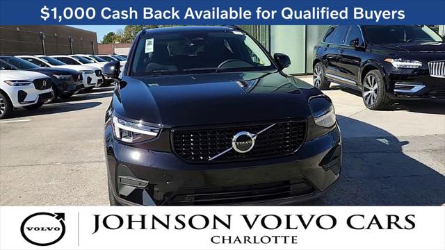2026 Volvo XC40 Core, B5 AWD Gas (mild hybrid), Dark