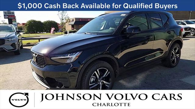 2026 Volvo XC40 Core, B5 AWD Gas (mild hybrid), Dark