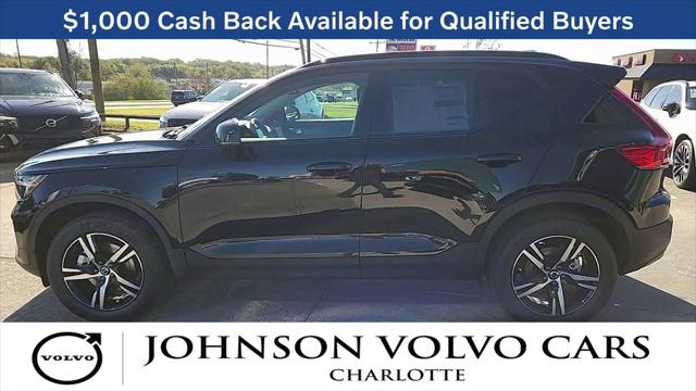 2026 Volvo XC40 Core, B5 AWD Gas (mild hybrid), Dark