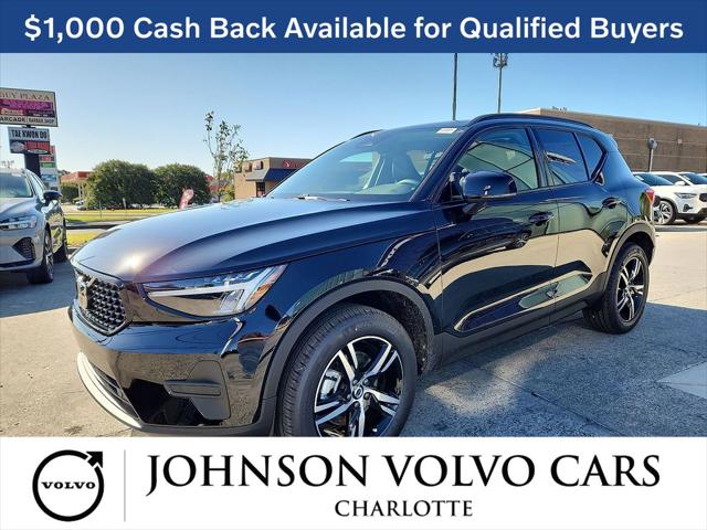 2026 Volvo XC40 Core, B5 AWD Gas (mild hybrid), Dark