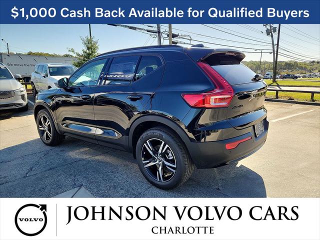 2026 Volvo XC40 Core, B5 AWD Gas (mild hybrid), Dark