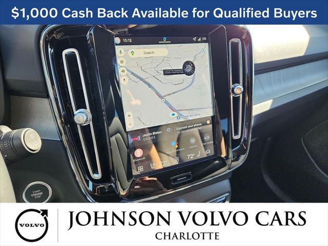 2026 Volvo XC40 Core, B5 AWD Gas (mild hybrid), Dark