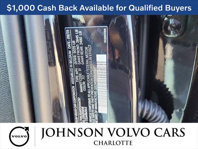 2026 Volvo XC40 Core, B5 AWD Gas (mild hybrid), Dark