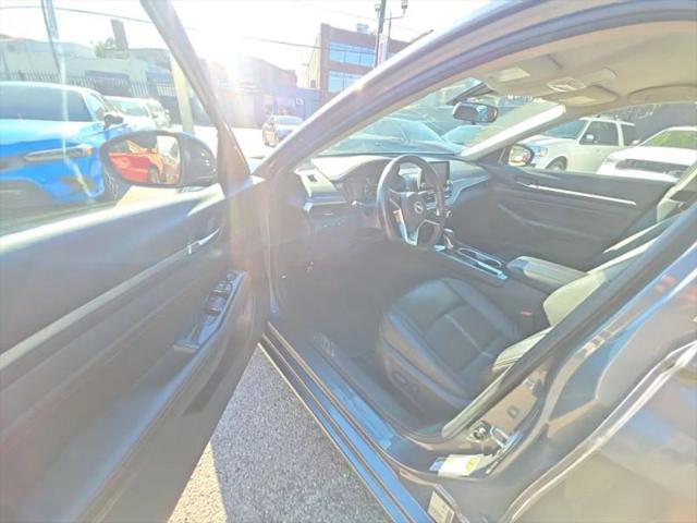 2023 Nissan Altima SR FWD