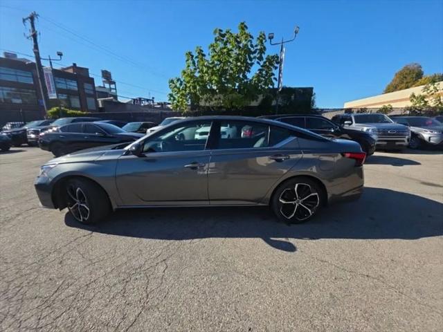 2023 Nissan Altima SR FWD