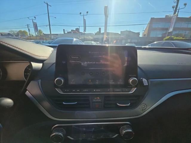2023 Nissan Altima SR FWD