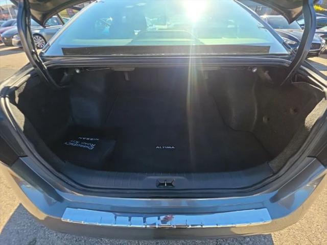 2023 Nissan Altima SR FWD